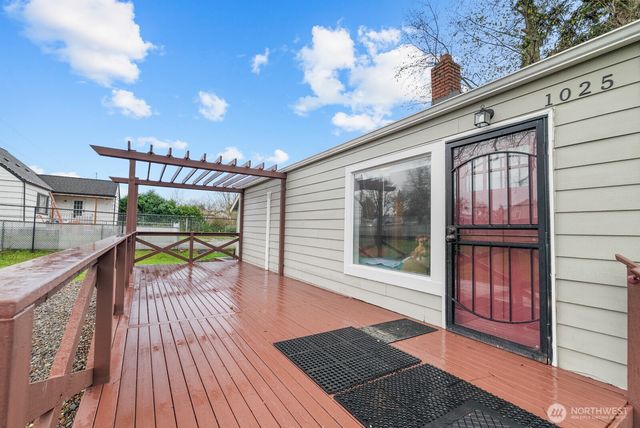 1025 S 84th Street, Tacoma, WA 98444