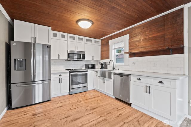 1025 S 84th Street, Tacoma, WA 98444