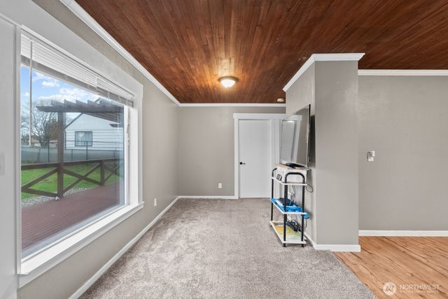 1025 S 84th Street, Tacoma, WA 98444