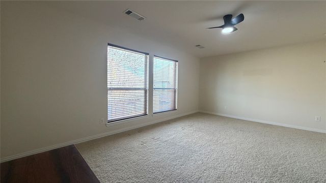 841 Carolina Way, Lantana, TX 76226