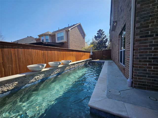 841 Carolina Way, Lantana, TX 76226