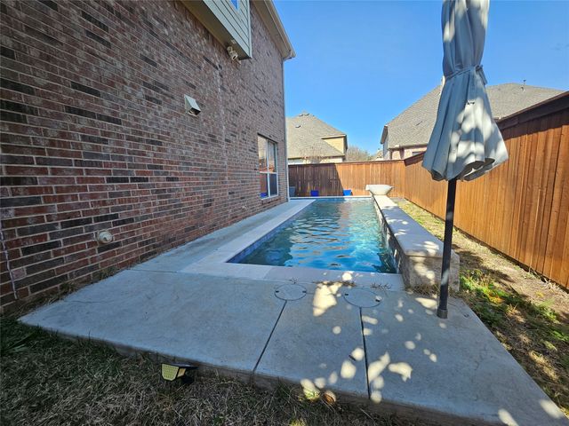 841 Carolina Way, Lantana, TX 76226