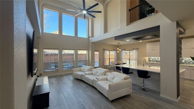 841 Carolina Way, Lantana, TX 76226