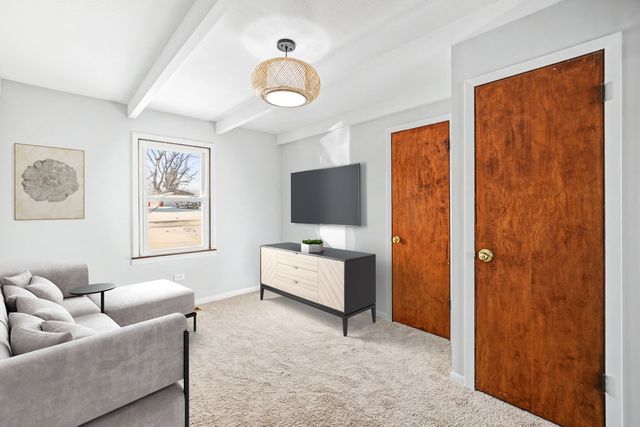 2N643 Diane Avenue, Glen Ellyn, IL 60137