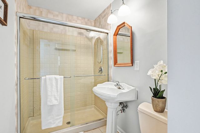 2N643 Diane Avenue, Glen Ellyn, IL 60137