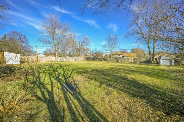 2N643 Diane Avenue, Glen Ellyn, IL 60137