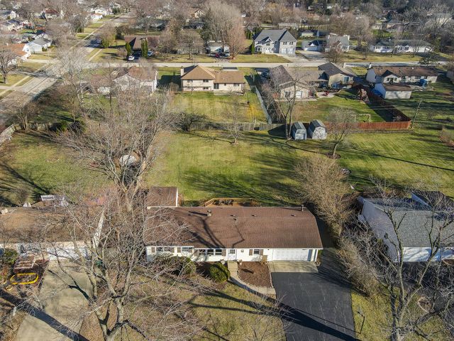 2N643 Diane Avenue, Glen Ellyn, IL 60137