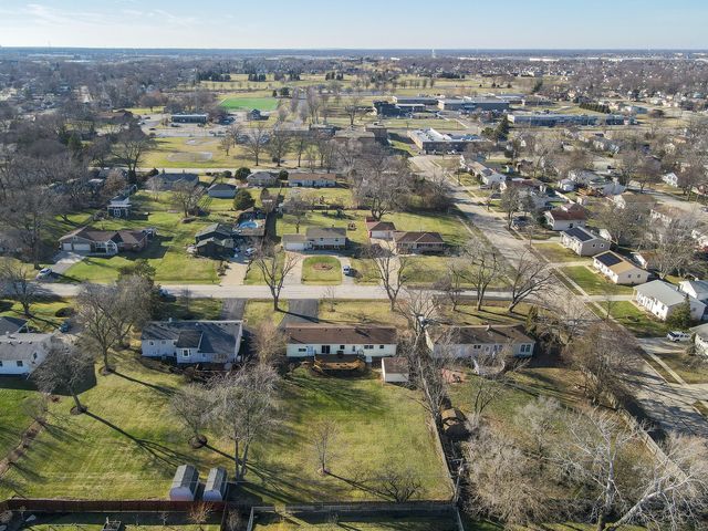 2N643 Diane Avenue, Glen Ellyn, IL 60137