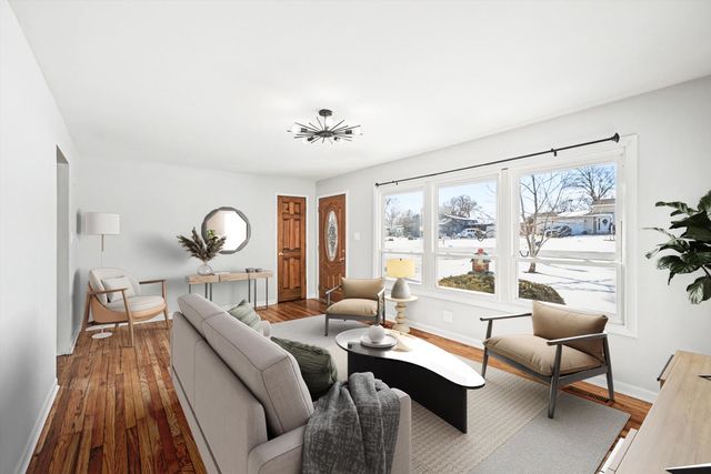 2N643 Diane Avenue, Glen Ellyn, IL 60137