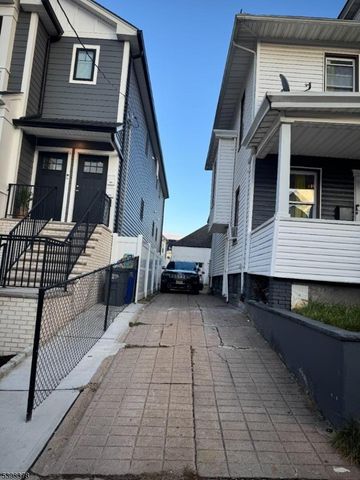 541 E 25Th St, Paterson City, NJ 07514