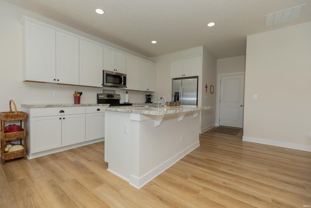 9804 Monte Way, Newburgh, IN 47630