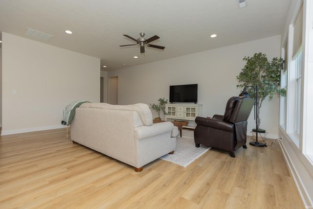 9804 Monte Way, Newburgh, IN 47630