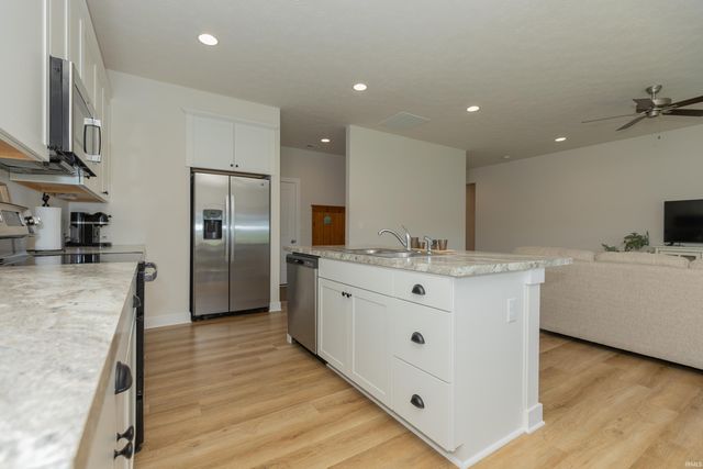 9804 Monte Way, Newburgh, IN 47630