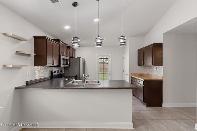 7916 Allen Glen Lane, Olive Branch, MS 38654