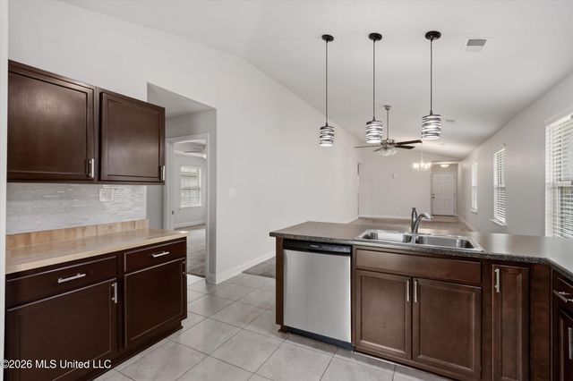 7916 Allen Glen Lane, Olive Branch, MS 38654