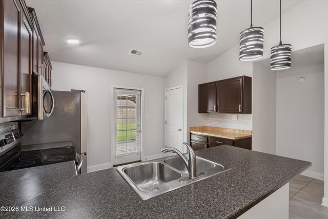 7916 Allen Glen Lane, Olive Branch, MS 38654
