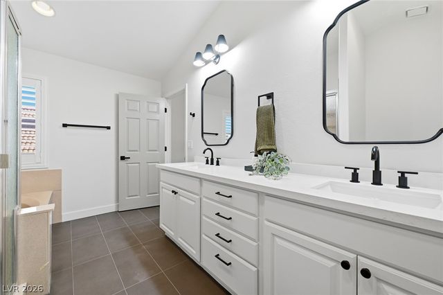 17 Golf View Drive, Henderson, NV 89074