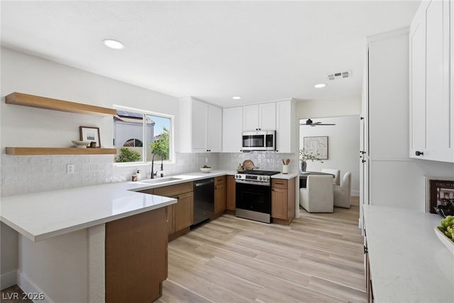17 Golf View Drive, Henderson, NV 89074