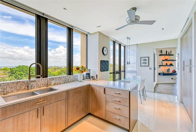 1211 GULF OF MEXICO DRIVE 302, Longboat Key, FL 34228
