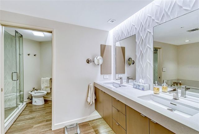 1211 GULF OF MEXICO DRIVE 302, Longboat Key, FL 34228