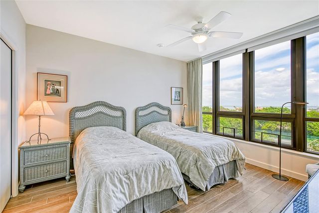 1211 GULF OF MEXICO DRIVE 302, Longboat Key, FL 34228