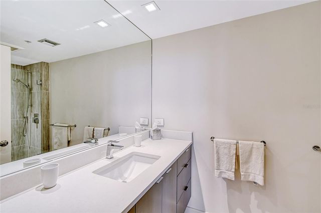 1211 GULF OF MEXICO DRIVE 302, Longboat Key, FL 34228