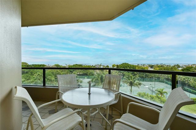 1211 GULF OF MEXICO DRIVE 302, Longboat Key, FL 34228