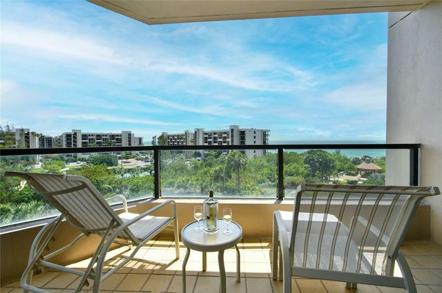 1211 GULF OF MEXICO DRIVE 302, Longboat Key, FL 34228