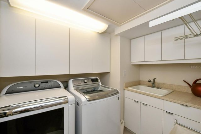 1211 GULF OF MEXICO DRIVE 302, Longboat Key, FL 34228