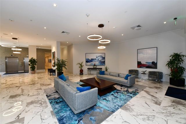 1211 GULF OF MEXICO DRIVE 302, Longboat Key, FL 34228