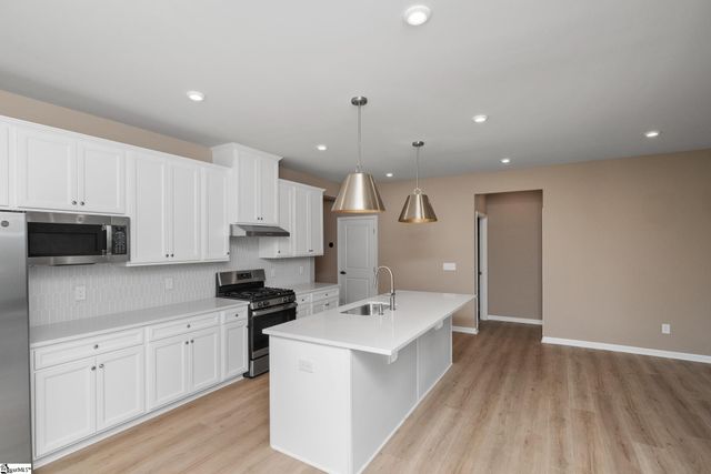 6010 Ives Avenue, Spartanburg, SC 29307