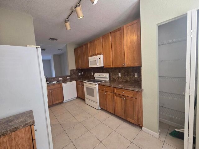 1710 NE 6TH Street 1308, Boynton Beach, FL 33435