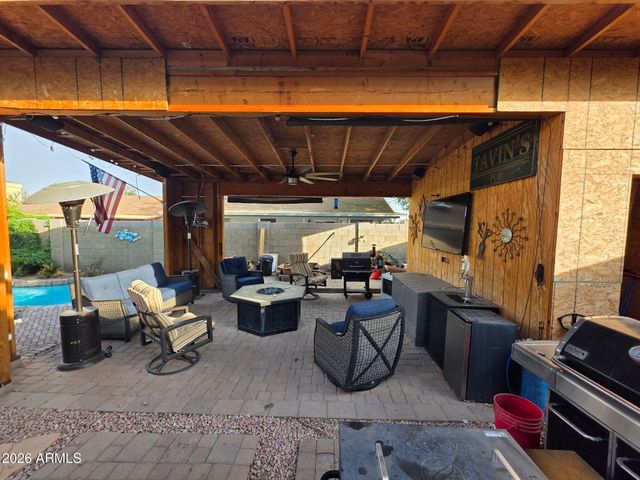 8837 W VIRGINIA Avenue, Phoenix, AZ 85037