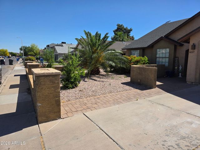 8837 W VIRGINIA Avenue, Phoenix, AZ 85037