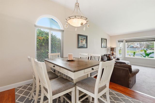 9260 Whittemore Dr, Elk Grove, CA 95624