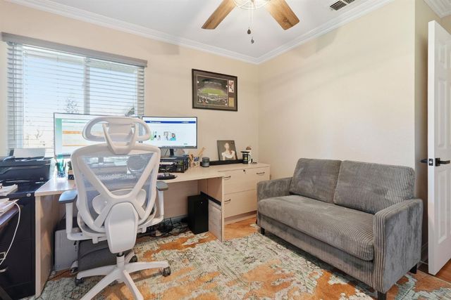 9260 Whittemore Dr, Elk Grove, CA 95624