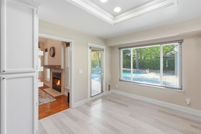 9260 Whittemore Dr, Elk Grove, CA 95624