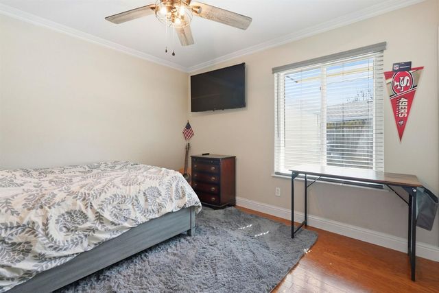 9260 Whittemore Dr, Elk Grove, CA 95624