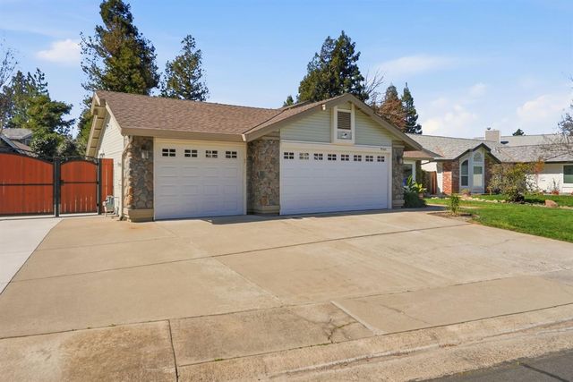 9260 Whittemore Dr, Elk Grove, CA 95624