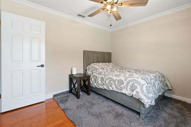 9260 Whittemore Dr, Elk Grove, CA 95624