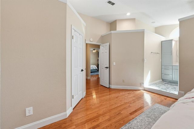 9260 Whittemore Dr, Elk Grove, CA 95624
