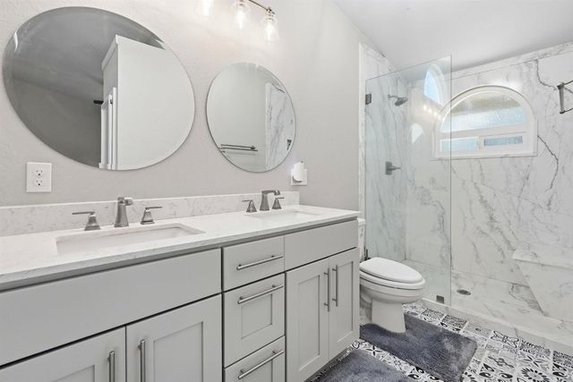 9260 Whittemore Dr, Elk Grove, CA 95624