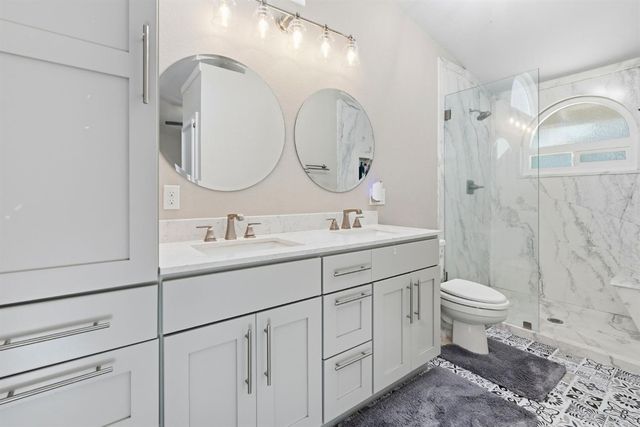 9260 Whittemore Dr, Elk Grove, CA 95624