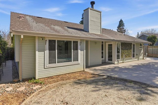 9260 Whittemore Dr, Elk Grove, CA 95624