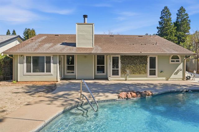 9260 Whittemore Dr, Elk Grove, CA 95624