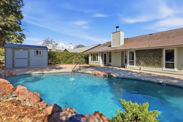 9260 Whittemore Dr, Elk Grove, CA 95624