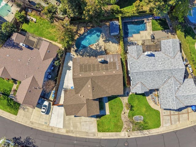 9260 Whittemore Dr, Elk Grove, CA 95624