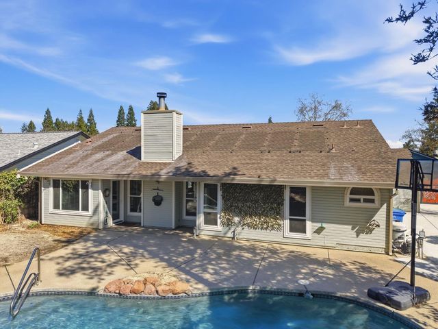 9260 Whittemore Dr, Elk Grove, CA 95624