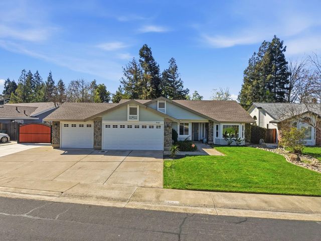9260 Whittemore Dr, Elk Grove, CA 95624