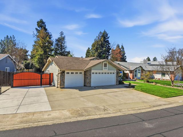 9260 Whittemore Dr, Elk Grove, CA 95624